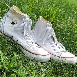 White Limited-edition converse with zippers